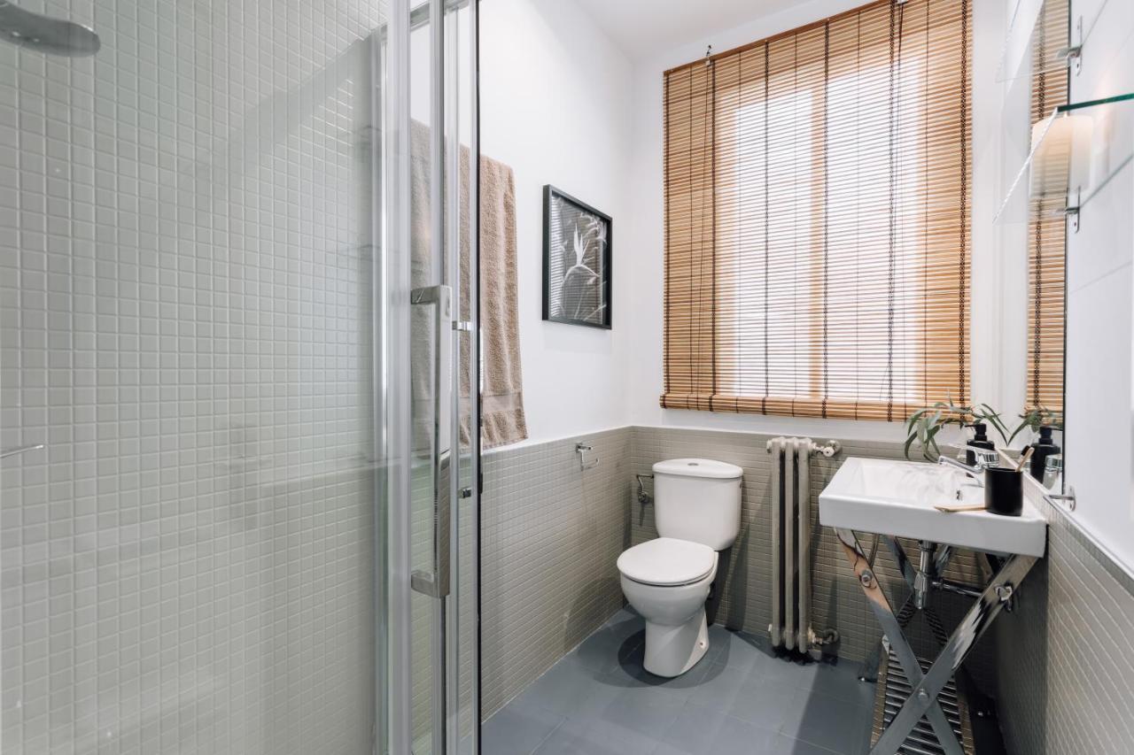 Ekonda- 2 Bedroom Apartment In Trafalgar Мадрид Екстериор снимка